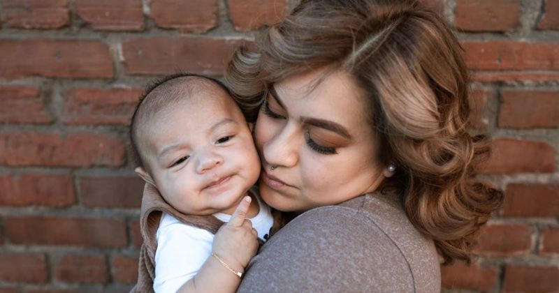 Hospital starts hug therapy to help premature babies whose moms can't be there - Vimarsana News