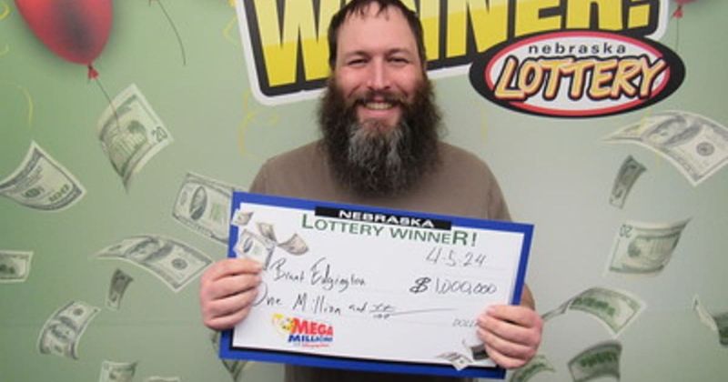 Single dad went to grocery store to buy salad but returned with a $1 million lottery prize - Vimarsana News