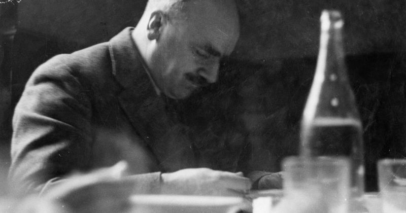 These scientists did underwater experiments secretly on themselves making WWII D-Day a success - Vimarsana News
